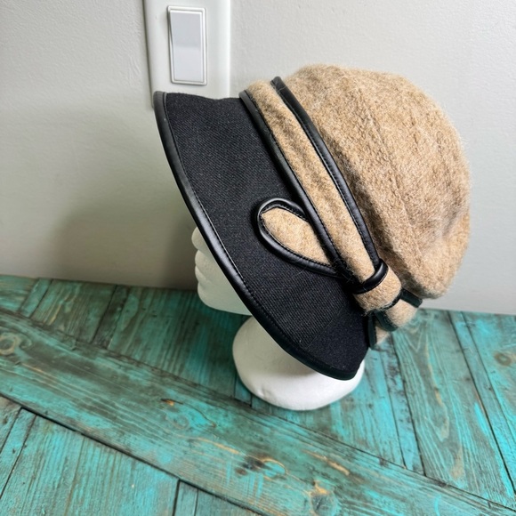 Brims & Things Woolen Bound Edge Cloche - Picture 2 of 10